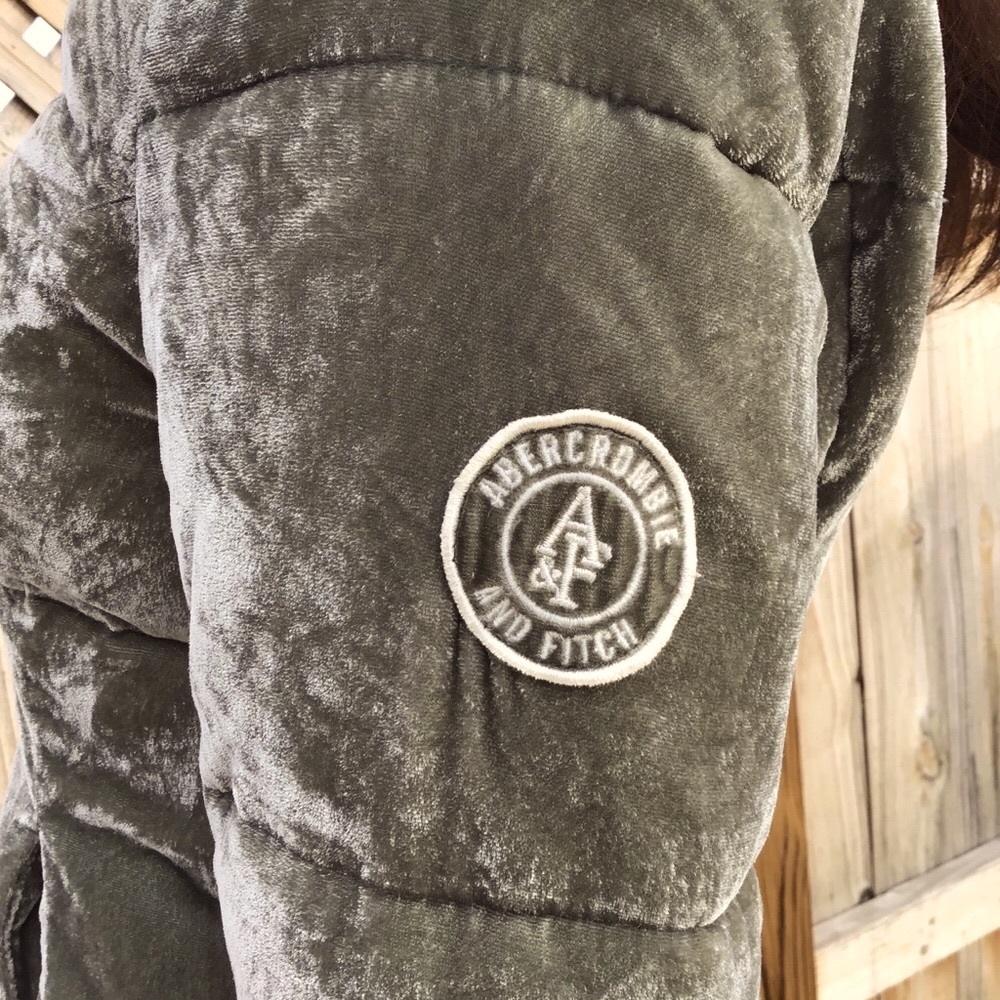 ABERCROMBIE & FITCH WIND RESISTANT VELVET PUFFER COAT - LIKE NEW-S,XS - Picture 3 of 11